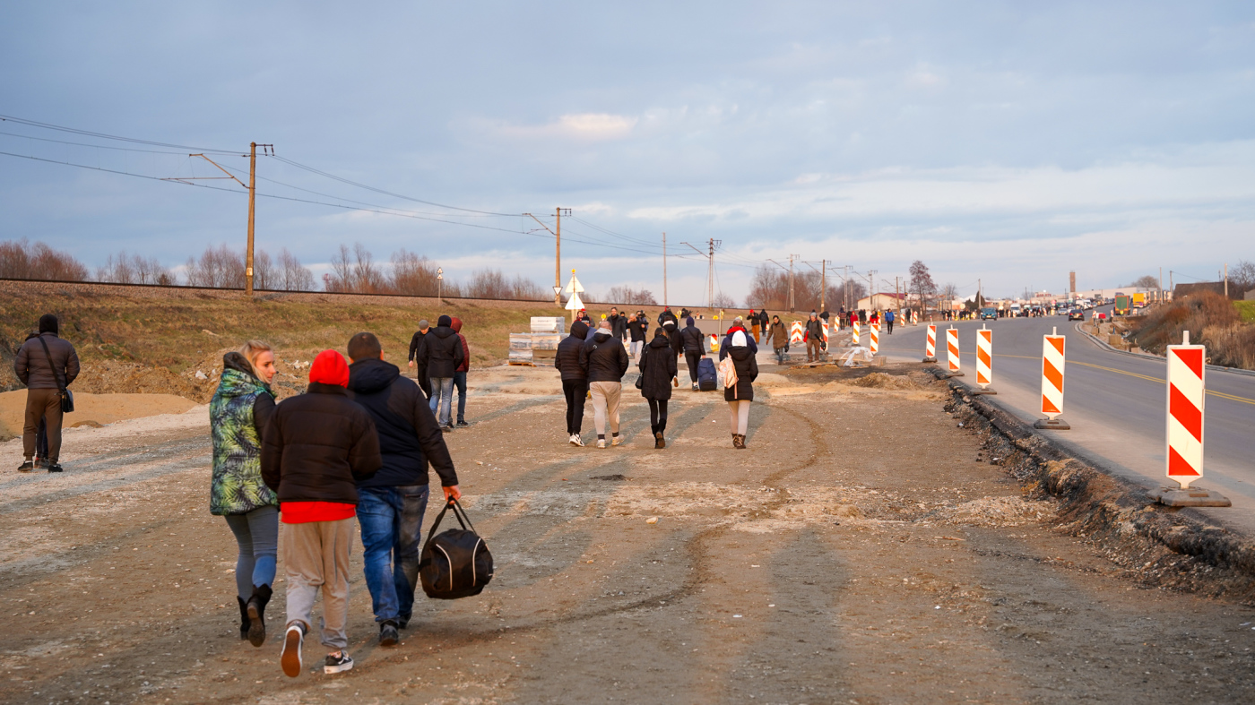 Ukraine - People leaving