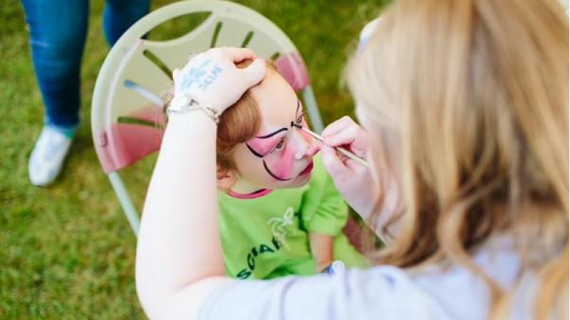 Elaine face painting